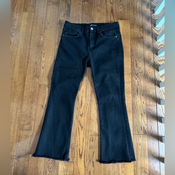 Zara black denim crop flare jean with frayed hem - Picture 1 of 4